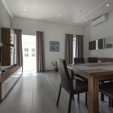 Hacienda * Sliema